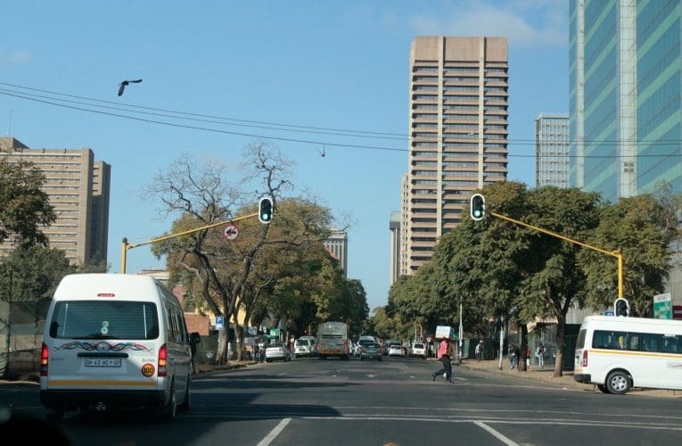 Impi eseMiddle East isiqala ukuzwela emakhaya abantu abampofu 