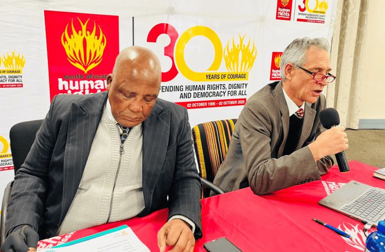 INingizimu Afrika ibhekene nempi yokudla okungenampilo nokubizayo – uMotsoaledi